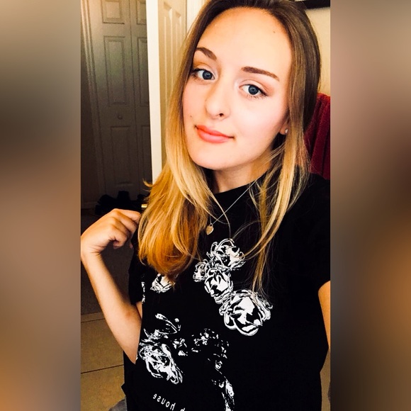 Meet your Posher, Natalie - Picture 1 of 1